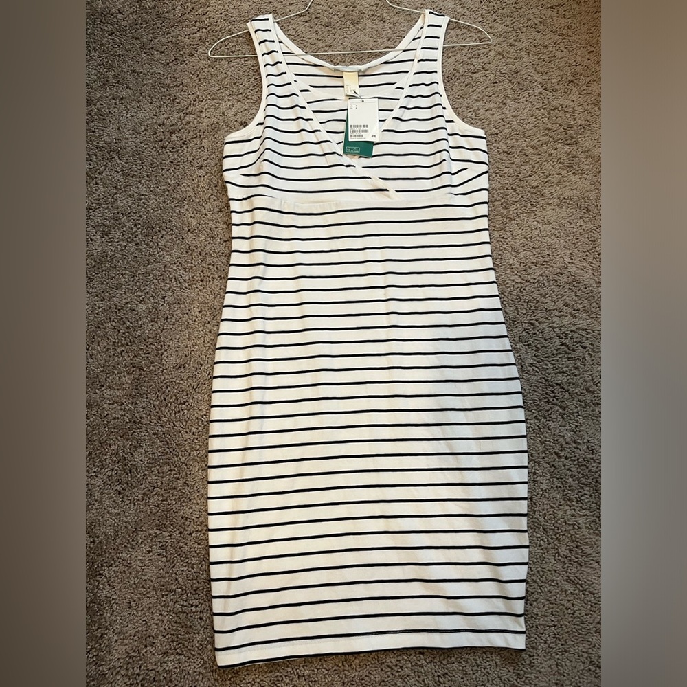 NWT H&M nursing dress white with black stripes size small